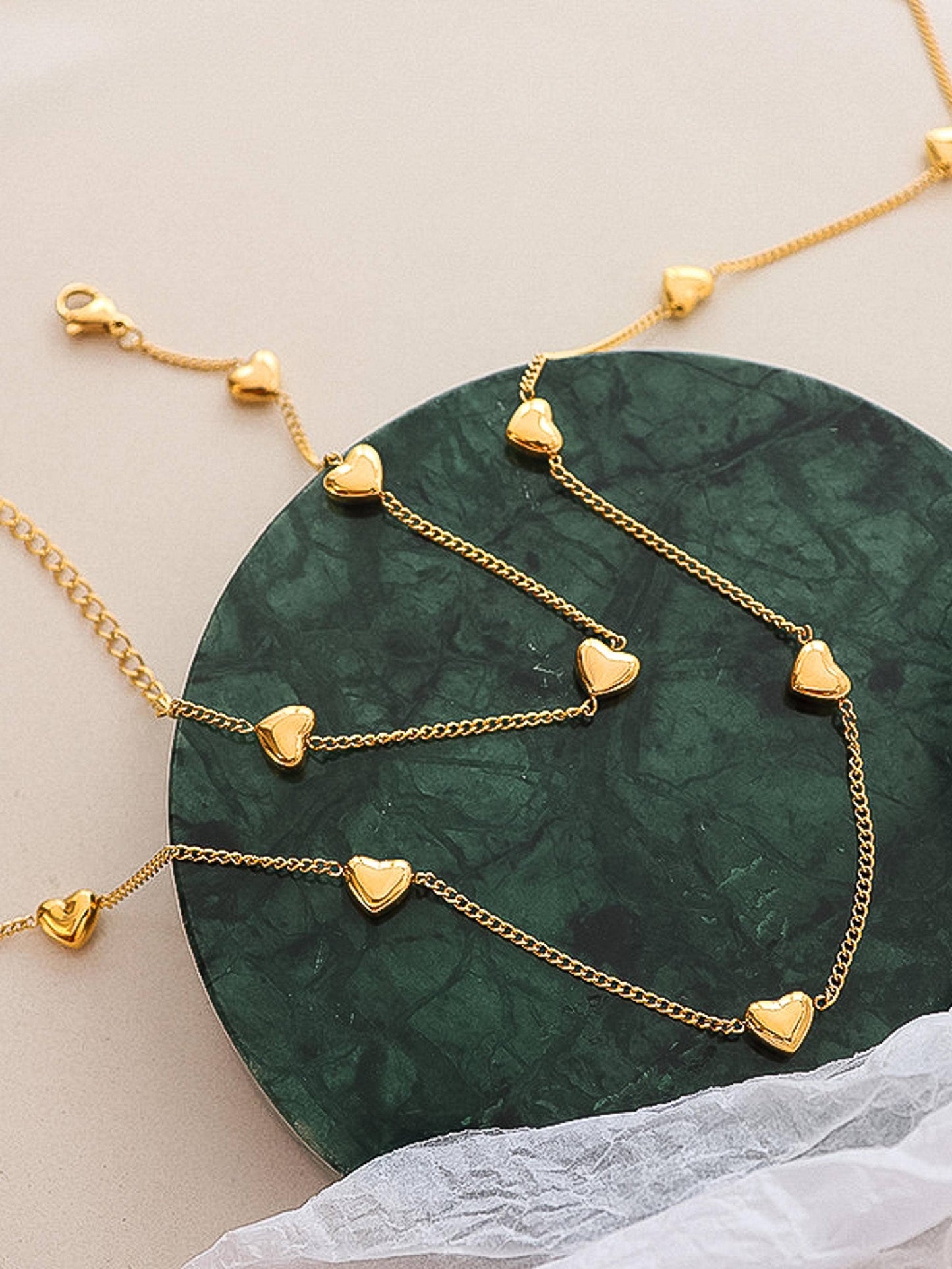 Vivre 18K Gold Non-Tarnish Petite Heart Necklace: Yellow Gold
